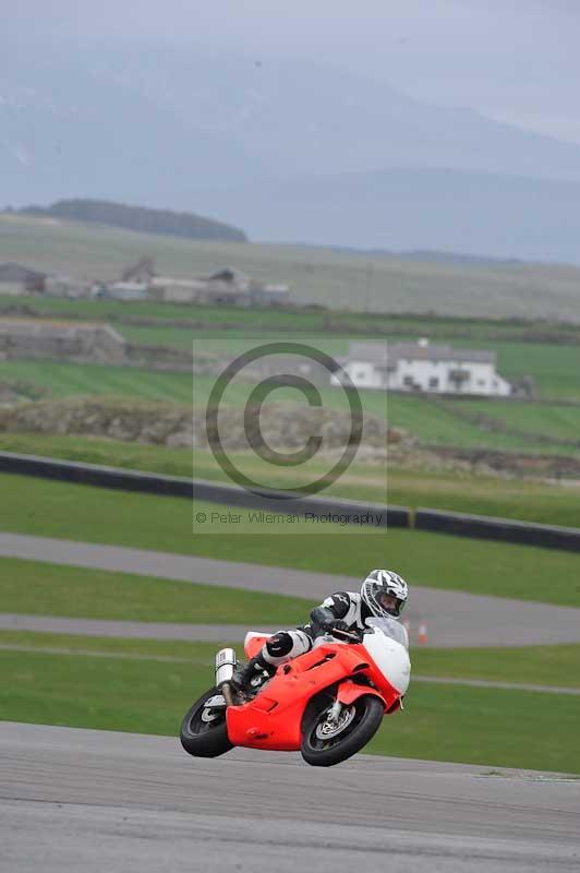 Motorcycle action photographs;anglesey circuit;anglesey trackday photographs;event digital images;eventdigitalimages;no limits trackday;oulton park circuit cheshire;peter wileman photography;trackday;trackday digital images;trackday photos;ty croes circuit wales