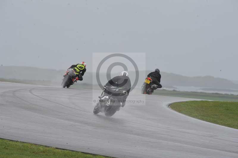 Motorcycle action photographs;anglesey circuit;anglesey trackday photographs;event digital images;eventdigitalimages;no limits trackday;oulton park circuit cheshire;peter wileman photography;trackday;trackday digital images;trackday photos;ty croes circuit wales