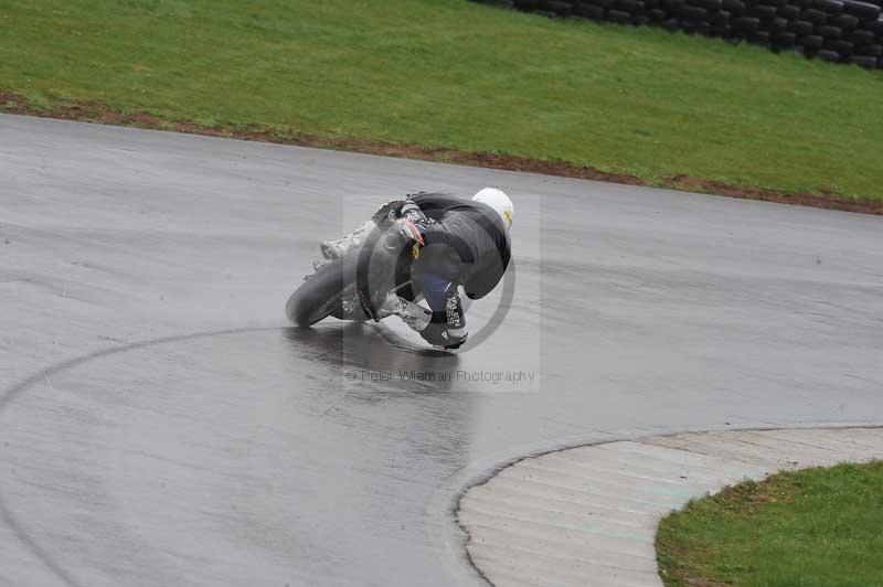 Motorcycle action photographs;anglesey circuit;anglesey trackday photographs;event digital images;eventdigitalimages;no limits trackday;oulton park circuit cheshire;peter wileman photography;trackday;trackday digital images;trackday photos;ty croes circuit wales