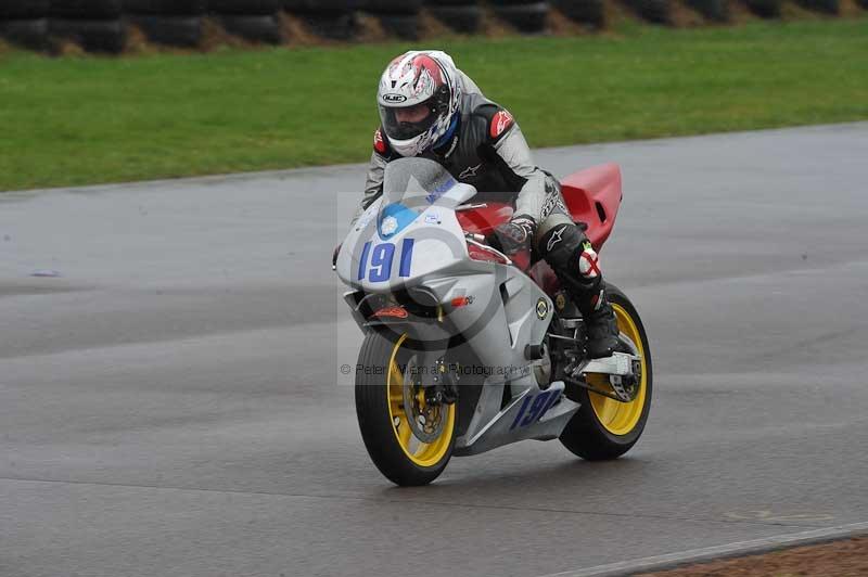 Motorcycle action photographs;anglesey circuit;anglesey trackday photographs;event digital images;eventdigitalimages;no limits trackday;oulton park circuit cheshire;peter wileman photography;trackday;trackday digital images;trackday photos;ty croes circuit wales