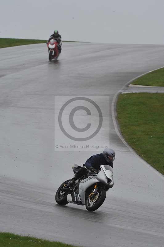 Motorcycle action photographs;anglesey circuit;anglesey trackday photographs;event digital images;eventdigitalimages;no limits trackday;oulton park circuit cheshire;peter wileman photography;trackday;trackday digital images;trackday photos;ty croes circuit wales