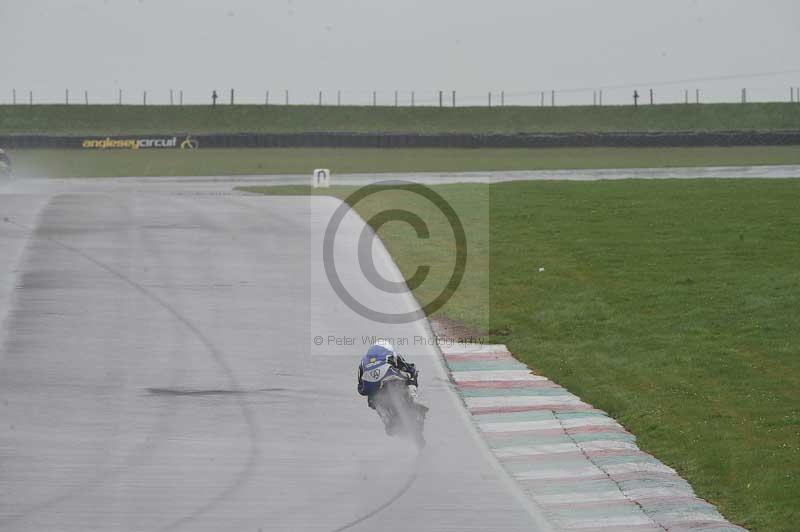 Motorcycle action photographs;anglesey circuit;anglesey trackday photographs;event digital images;eventdigitalimages;no limits trackday;oulton park circuit cheshire;peter wileman photography;trackday;trackday digital images;trackday photos;ty croes circuit wales