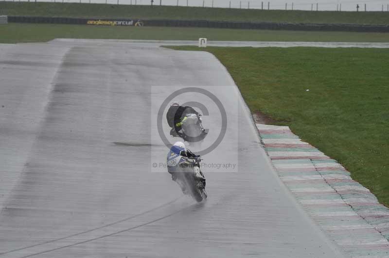 Motorcycle action photographs;anglesey circuit;anglesey trackday photographs;event digital images;eventdigitalimages;no limits trackday;oulton park circuit cheshire;peter wileman photography;trackday;trackday digital images;trackday photos;ty croes circuit wales