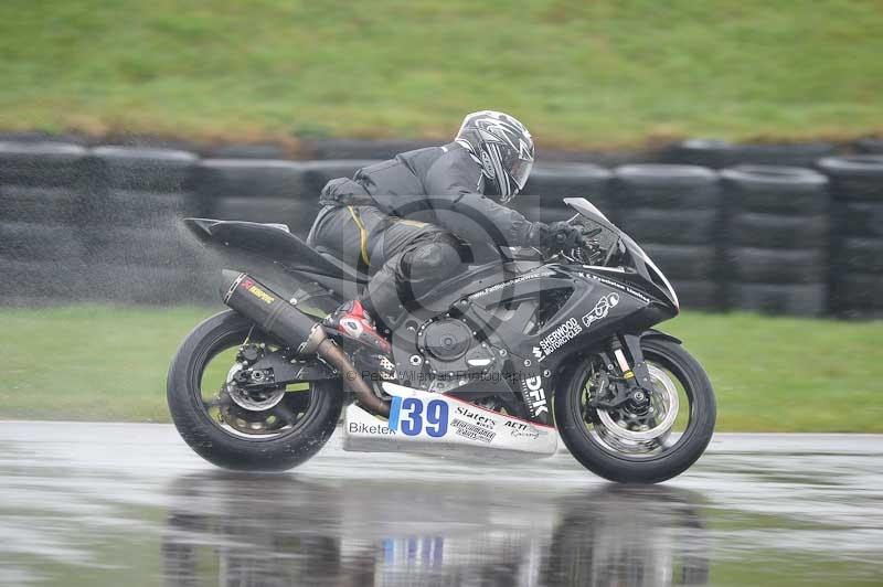 Motorcycle action photographs;anglesey circuit;anglesey trackday photographs;event digital images;eventdigitalimages;no limits trackday;oulton park circuit cheshire;peter wileman photography;trackday;trackday digital images;trackday photos;ty croes circuit wales