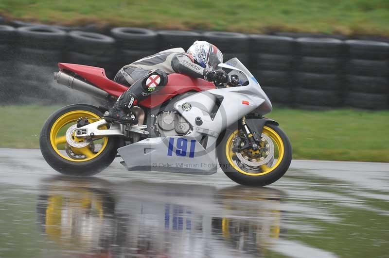 Motorcycle action photographs;anglesey circuit;anglesey trackday photographs;event digital images;eventdigitalimages;no limits trackday;oulton park circuit cheshire;peter wileman photography;trackday;trackday digital images;trackday photos;ty croes circuit wales