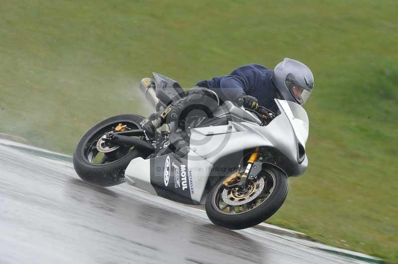 Motorcycle action photographs;anglesey circuit;anglesey trackday photographs;event digital images;eventdigitalimages;no limits trackday;oulton park circuit cheshire;peter wileman photography;trackday;trackday digital images;trackday photos;ty croes circuit wales