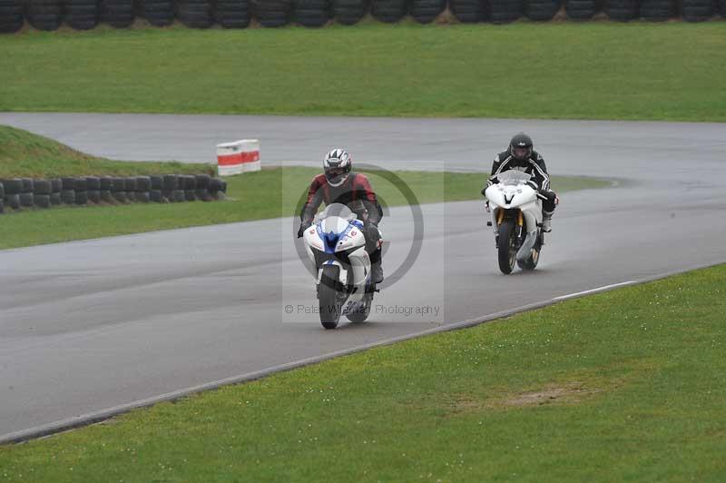 Motorcycle action photographs;anglesey circuit;anglesey trackday photographs;event digital images;eventdigitalimages;no limits trackday;oulton park circuit cheshire;peter wileman photography;trackday;trackday digital images;trackday photos;ty croes circuit wales