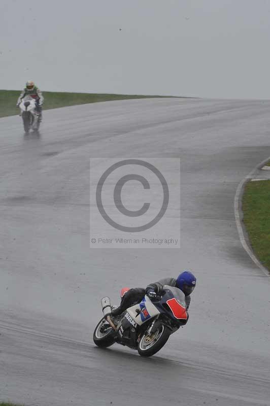 Motorcycle action photographs;anglesey circuit;anglesey trackday photographs;event digital images;eventdigitalimages;no limits trackday;oulton park circuit cheshire;peter wileman photography;trackday;trackday digital images;trackday photos;ty croes circuit wales