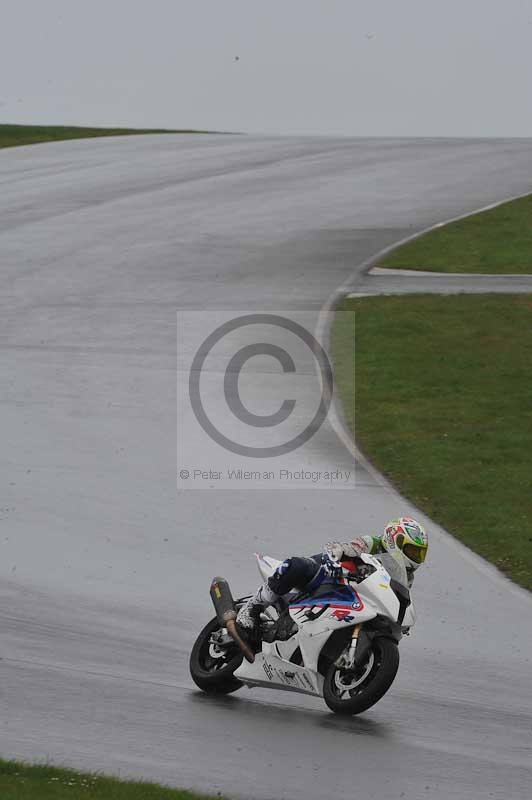 Motorcycle action photographs;anglesey circuit;anglesey trackday photographs;event digital images;eventdigitalimages;no limits trackday;oulton park circuit cheshire;peter wileman photography;trackday;trackday digital images;trackday photos;ty croes circuit wales