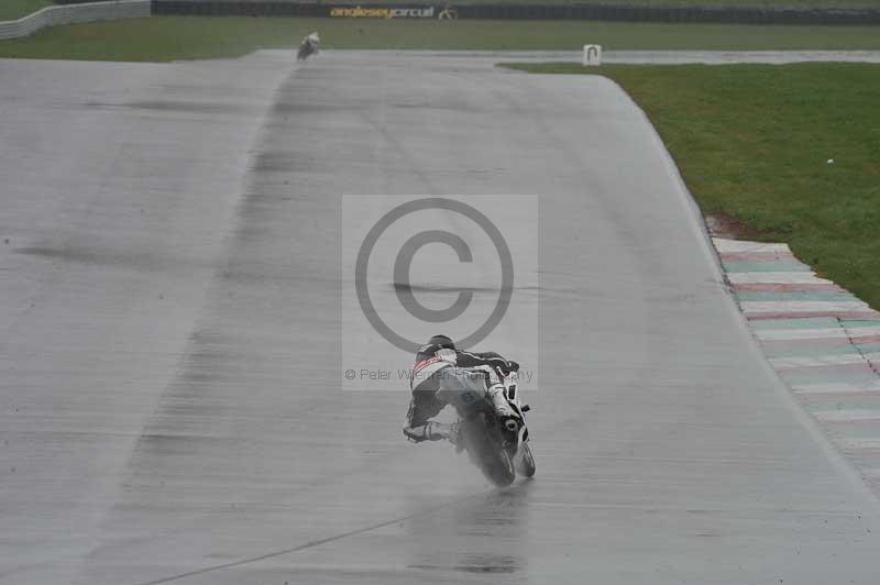 Motorcycle action photographs;anglesey circuit;anglesey trackday photographs;event digital images;eventdigitalimages;no limits trackday;oulton park circuit cheshire;peter wileman photography;trackday;trackday digital images;trackday photos;ty croes circuit wales