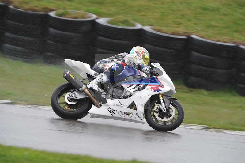 Motorcycle action photographs;anglesey circuit;anglesey trackday photographs;event digital images;eventdigitalimages;no limits trackday;oulton park circuit cheshire;peter wileman photography;trackday;trackday digital images;trackday photos;ty croes circuit wales