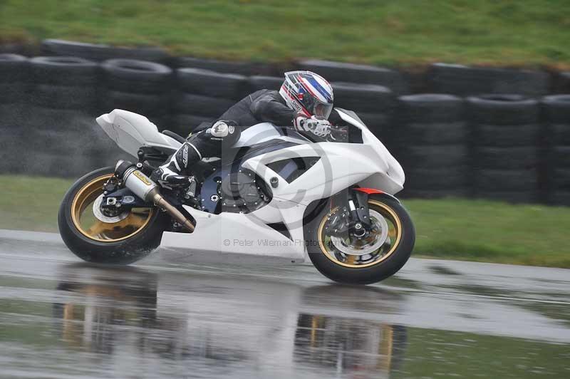 Motorcycle action photographs;anglesey circuit;anglesey trackday photographs;event digital images;eventdigitalimages;no limits trackday;oulton park circuit cheshire;peter wileman photography;trackday;trackday digital images;trackday photos;ty croes circuit wales