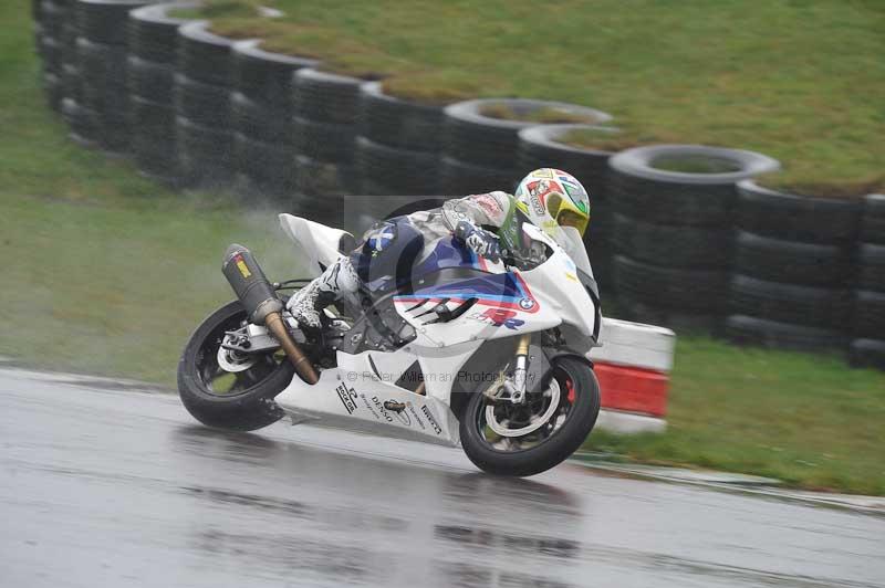 Motorcycle action photographs;anglesey circuit;anglesey trackday photographs;event digital images;eventdigitalimages;no limits trackday;oulton park circuit cheshire;peter wileman photography;trackday;trackday digital images;trackday photos;ty croes circuit wales