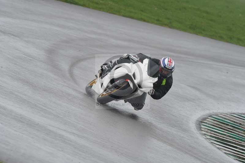 Motorcycle action photographs;anglesey circuit;anglesey trackday photographs;event digital images;eventdigitalimages;no limits trackday;oulton park circuit cheshire;peter wileman photography;trackday;trackday digital images;trackday photos;ty croes circuit wales