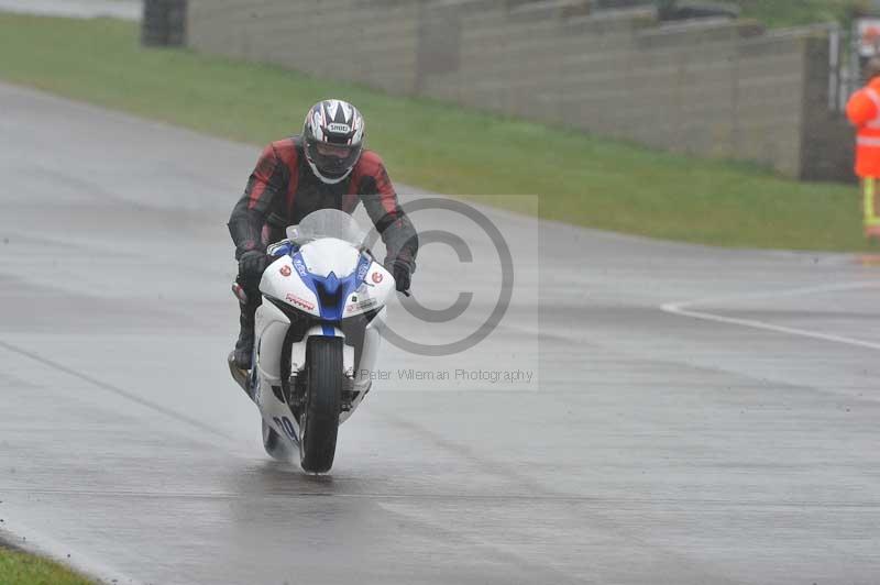 Motorcycle action photographs;anglesey circuit;anglesey trackday photographs;event digital images;eventdigitalimages;no limits trackday;oulton park circuit cheshire;peter wileman photography;trackday;trackday digital images;trackday photos;ty croes circuit wales