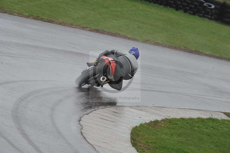 Motorcycle action photographs;anglesey circuit;anglesey trackday photographs;event digital images;eventdigitalimages;no limits trackday;oulton park circuit cheshire;peter wileman photography;trackday;trackday digital images;trackday photos;ty croes circuit wales