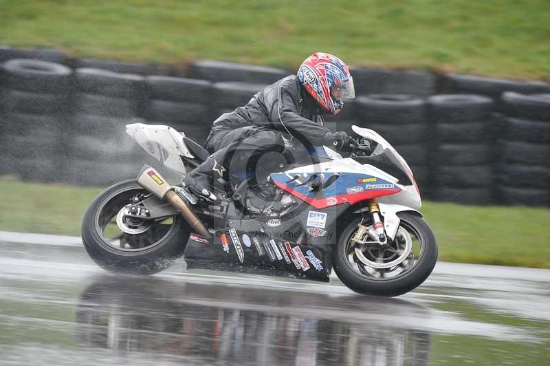 Motorcycle action photographs;anglesey circuit;anglesey trackday photographs;event digital images;eventdigitalimages;no limits trackday;oulton park circuit cheshire;peter wileman photography;trackday;trackday digital images;trackday photos;ty croes circuit wales