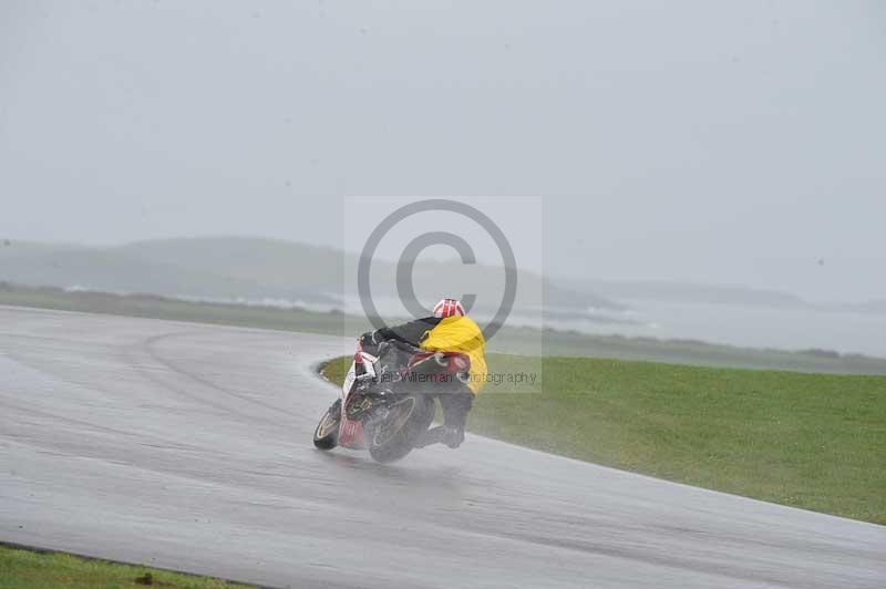 Motorcycle action photographs;anglesey circuit;anglesey trackday photographs;event digital images;eventdigitalimages;no limits trackday;oulton park circuit cheshire;peter wileman photography;trackday;trackday digital images;trackday photos;ty croes circuit wales