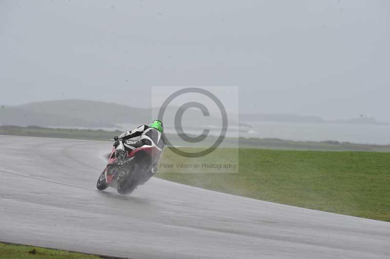 Motorcycle action photographs;anglesey circuit;anglesey trackday photographs;event digital images;eventdigitalimages;no limits trackday;oulton park circuit cheshire;peter wileman photography;trackday;trackday digital images;trackday photos;ty croes circuit wales