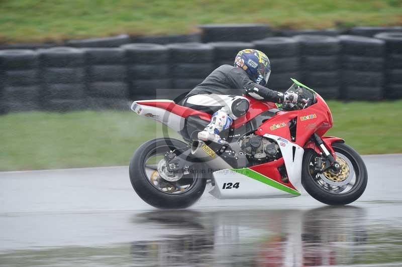 Motorcycle action photographs;anglesey circuit;anglesey trackday photographs;event digital images;eventdigitalimages;no limits trackday;oulton park circuit cheshire;peter wileman photography;trackday;trackday digital images;trackday photos;ty croes circuit wales