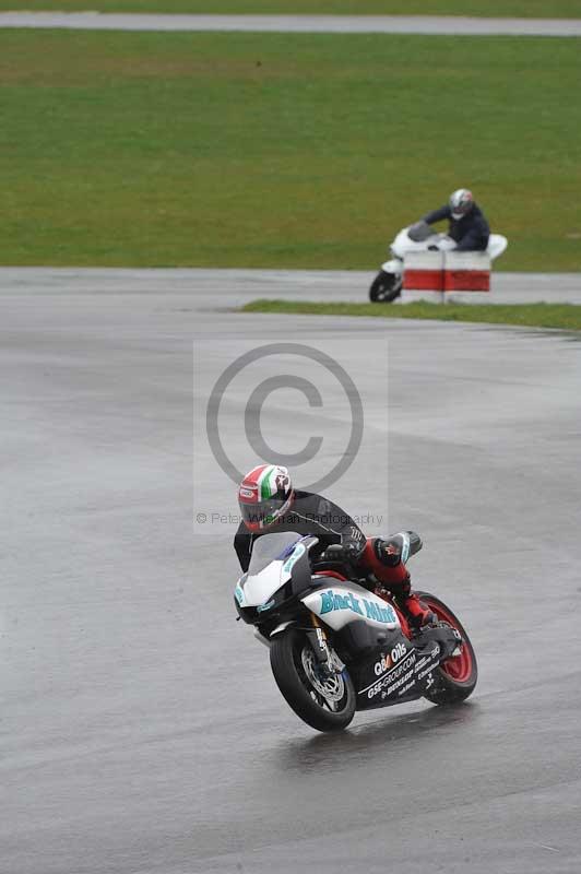 Motorcycle action photographs;anglesey circuit;anglesey trackday photographs;event digital images;eventdigitalimages;no limits trackday;oulton park circuit cheshire;peter wileman photography;trackday;trackday digital images;trackday photos;ty croes circuit wales