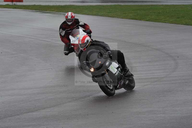 Motorcycle action photographs;anglesey circuit;anglesey trackday photographs;event digital images;eventdigitalimages;no limits trackday;oulton park circuit cheshire;peter wileman photography;trackday;trackday digital images;trackday photos;ty croes circuit wales