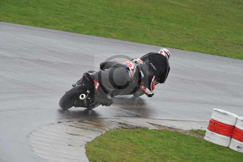 Motorcycle action photographs;anglesey circuit;anglesey trackday photographs;event digital images;eventdigitalimages;no limits trackday;oulton park circuit cheshire;peter wileman photography;trackday;trackday digital images;trackday photos;ty croes circuit wales