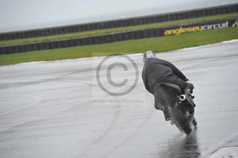 Motorcycle action photographs;anglesey circuit;anglesey trackday photographs;event digital images;eventdigitalimages;no limits trackday;oulton park circuit cheshire;peter wileman photography;trackday;trackday digital images;trackday photos;ty croes circuit wales