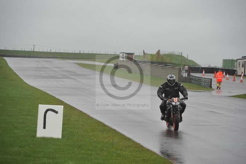 Motorcycle action photographs;anglesey circuit;anglesey trackday photographs;event digital images;eventdigitalimages;no limits trackday;oulton park circuit cheshire;peter wileman photography;trackday;trackday digital images;trackday photos;ty croes circuit wales