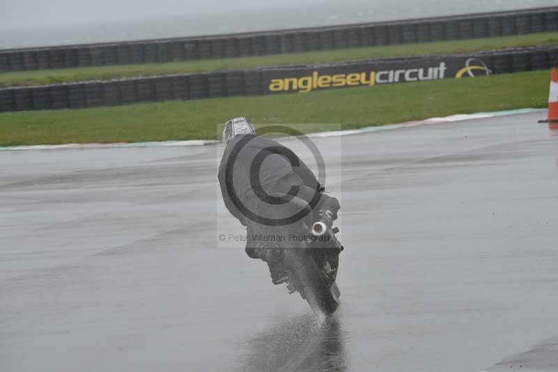 Motorcycle action photographs;anglesey circuit;anglesey trackday photographs;event digital images;eventdigitalimages;no limits trackday;oulton park circuit cheshire;peter wileman photography;trackday;trackday digital images;trackday photos;ty croes circuit wales