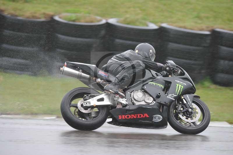 Motorcycle action photographs;anglesey circuit;anglesey trackday photographs;event digital images;eventdigitalimages;no limits trackday;oulton park circuit cheshire;peter wileman photography;trackday;trackday digital images;trackday photos;ty croes circuit wales