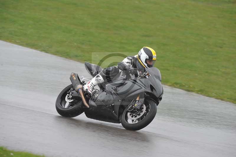 Motorcycle action photographs;anglesey circuit;anglesey trackday photographs;event digital images;eventdigitalimages;no limits trackday;oulton park circuit cheshire;peter wileman photography;trackday;trackday digital images;trackday photos;ty croes circuit wales