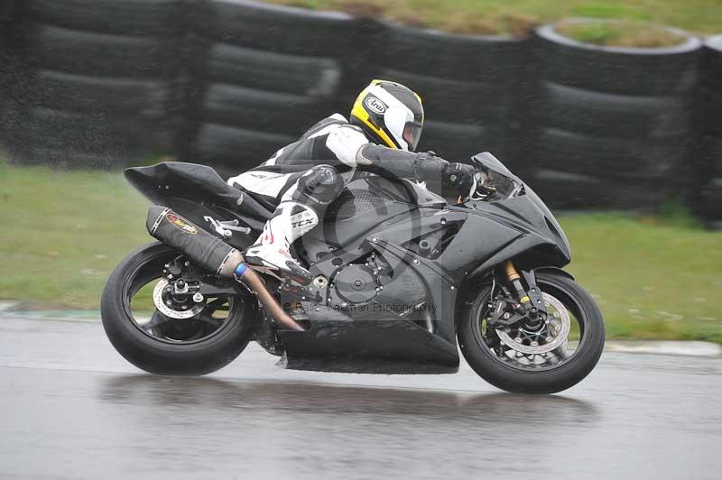 Motorcycle action photographs;anglesey circuit;anglesey trackday photographs;event digital images;eventdigitalimages;no limits trackday;oulton park circuit cheshire;peter wileman photography;trackday;trackday digital images;trackday photos;ty croes circuit wales