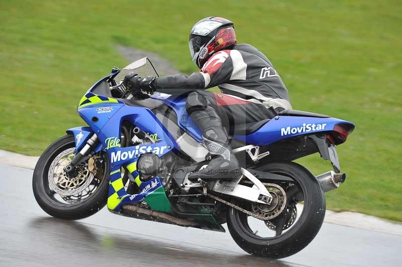 Motorcycle action photographs;anglesey circuit;anglesey trackday photographs;event digital images;eventdigitalimages;no limits trackday;oulton park circuit cheshire;peter wileman photography;trackday;trackday digital images;trackday photos;ty croes circuit wales