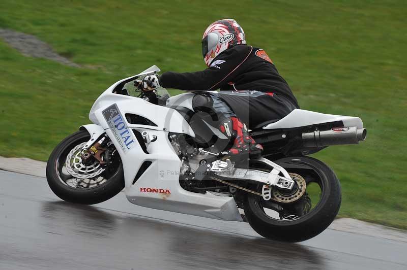 Motorcycle action photographs;anglesey circuit;anglesey trackday photographs;event digital images;eventdigitalimages;no limits trackday;oulton park circuit cheshire;peter wileman photography;trackday;trackday digital images;trackday photos;ty croes circuit wales