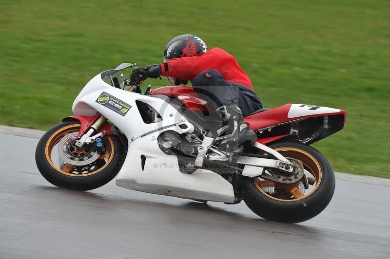 Motorcycle action photographs;anglesey circuit;anglesey trackday photographs;event digital images;eventdigitalimages;no limits trackday;oulton park circuit cheshire;peter wileman photography;trackday;trackday digital images;trackday photos;ty croes circuit wales