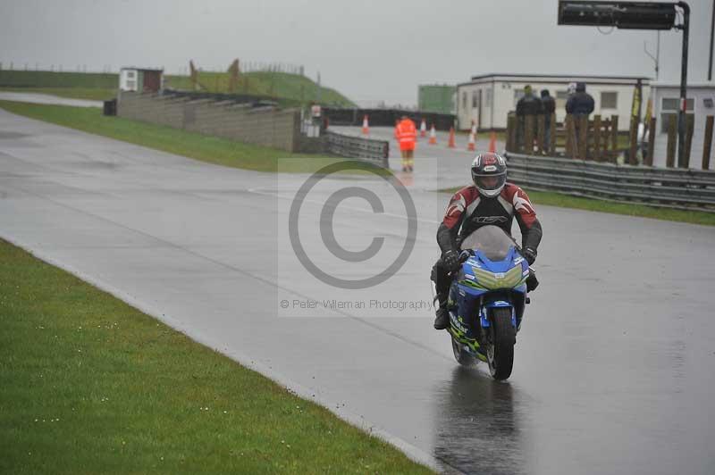 Motorcycle action photographs;anglesey circuit;anglesey trackday photographs;event digital images;eventdigitalimages;no limits trackday;oulton park circuit cheshire;peter wileman photography;trackday;trackday digital images;trackday photos;ty croes circuit wales