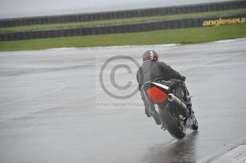 Motorcycle action photographs;anglesey circuit;anglesey trackday photographs;event digital images;eventdigitalimages;no limits trackday;oulton park circuit cheshire;peter wileman photography;trackday;trackday digital images;trackday photos;ty croes circuit wales