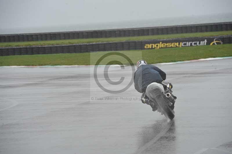 Motorcycle action photographs;anglesey circuit;anglesey trackday photographs;event digital images;eventdigitalimages;no limits trackday;oulton park circuit cheshire;peter wileman photography;trackday;trackday digital images;trackday photos;ty croes circuit wales