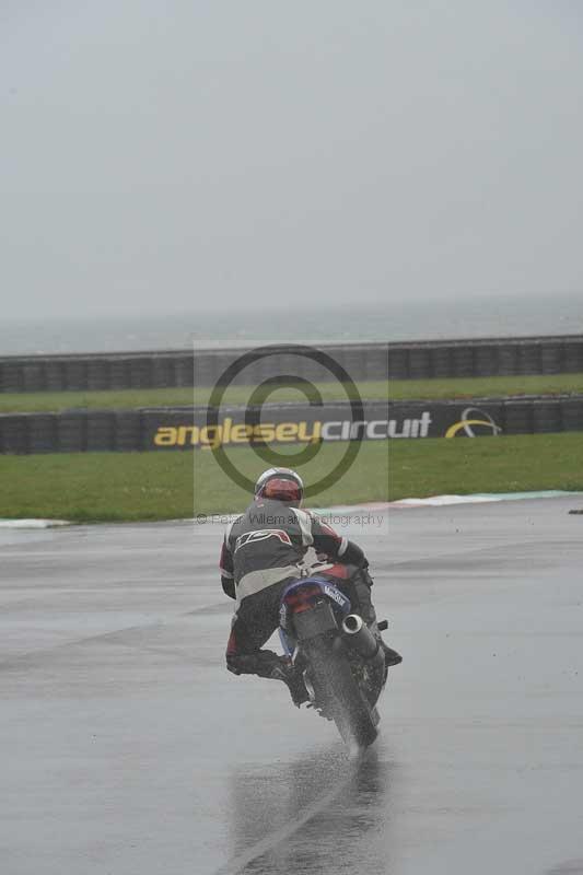 Motorcycle action photographs;anglesey circuit;anglesey trackday photographs;event digital images;eventdigitalimages;no limits trackday;oulton park circuit cheshire;peter wileman photography;trackday;trackday digital images;trackday photos;ty croes circuit wales