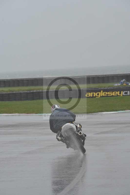 Motorcycle action photographs;anglesey circuit;anglesey trackday photographs;event digital images;eventdigitalimages;no limits trackday;oulton park circuit cheshire;peter wileman photography;trackday;trackday digital images;trackday photos;ty croes circuit wales