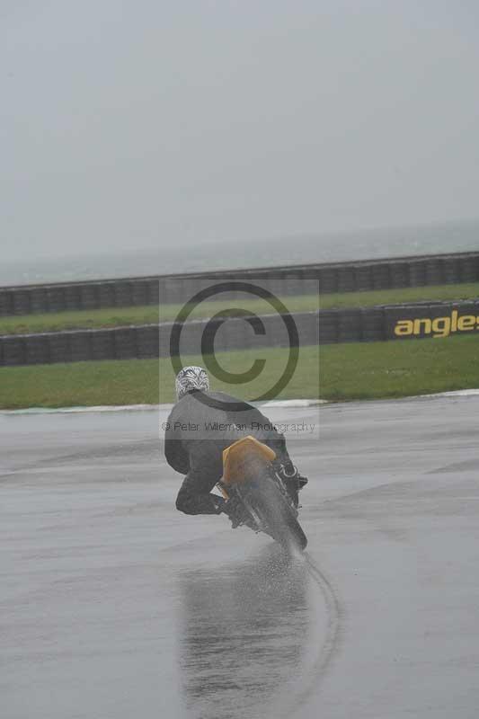 Motorcycle action photographs;anglesey circuit;anglesey trackday photographs;event digital images;eventdigitalimages;no limits trackday;oulton park circuit cheshire;peter wileman photography;trackday;trackday digital images;trackday photos;ty croes circuit wales