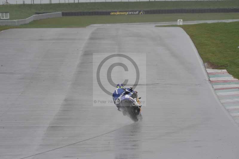 Motorcycle action photographs;anglesey circuit;anglesey trackday photographs;event digital images;eventdigitalimages;no limits trackday;oulton park circuit cheshire;peter wileman photography;trackday;trackday digital images;trackday photos;ty croes circuit wales