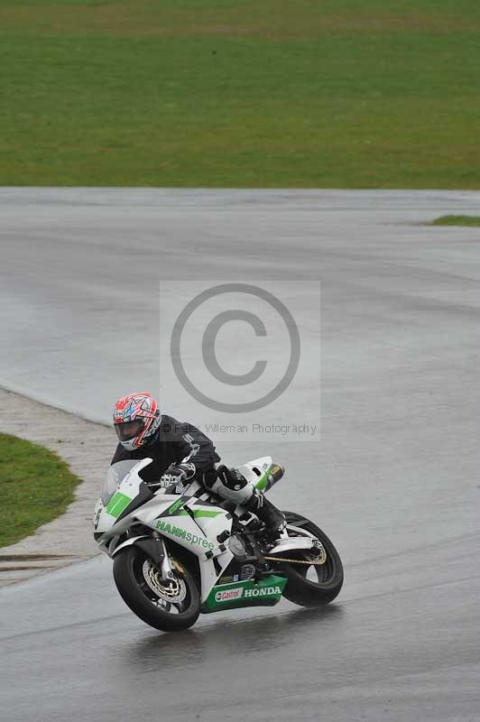 Motorcycle action photographs;anglesey circuit;anglesey trackday photographs;event digital images;eventdigitalimages;no limits trackday;oulton park circuit cheshire;peter wileman photography;trackday;trackday digital images;trackday photos;ty croes circuit wales