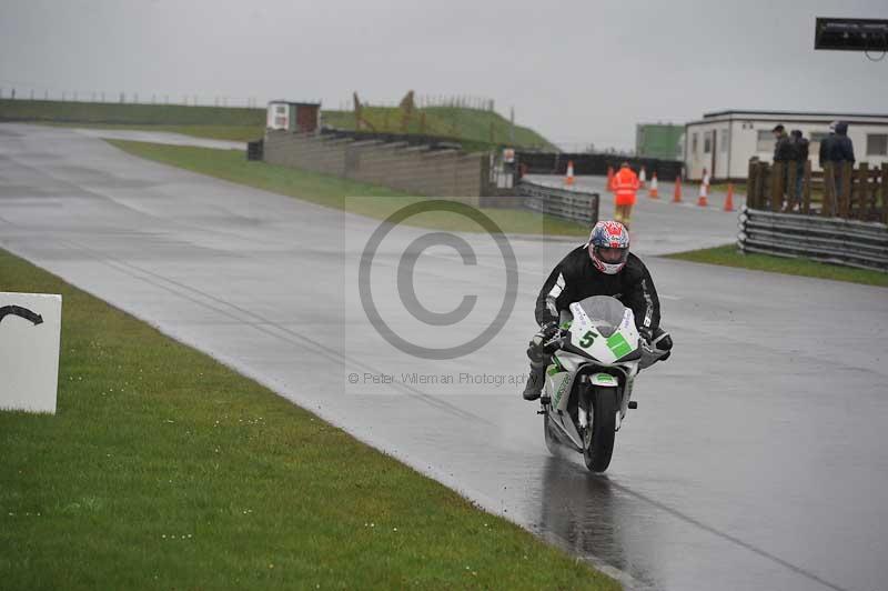 Motorcycle action photographs;anglesey circuit;anglesey trackday photographs;event digital images;eventdigitalimages;no limits trackday;oulton park circuit cheshire;peter wileman photography;trackday;trackday digital images;trackday photos;ty croes circuit wales