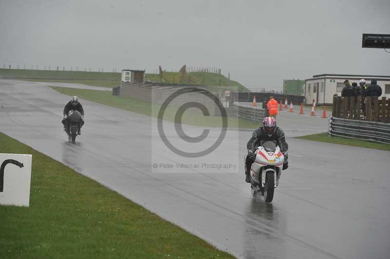 Motorcycle action photographs;anglesey circuit;anglesey trackday photographs;event digital images;eventdigitalimages;no limits trackday;oulton park circuit cheshire;peter wileman photography;trackday;trackday digital images;trackday photos;ty croes circuit wales