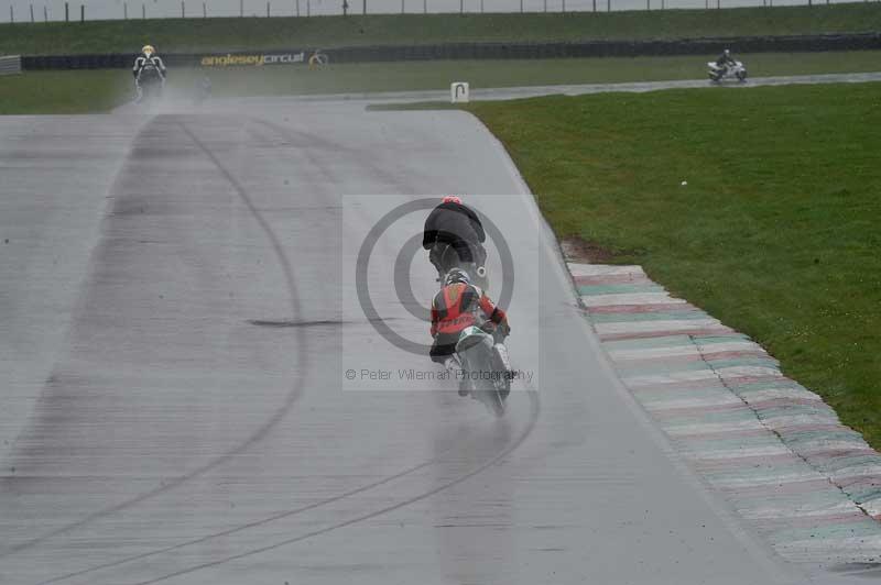 Motorcycle action photographs;anglesey circuit;anglesey trackday photographs;event digital images;eventdigitalimages;no limits trackday;oulton park circuit cheshire;peter wileman photography;trackday;trackday digital images;trackday photos;ty croes circuit wales