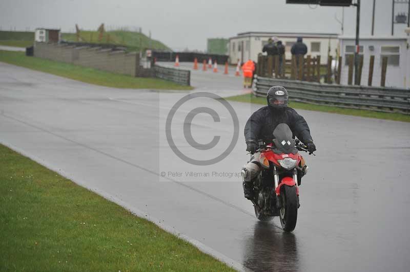 Motorcycle action photographs;anglesey circuit;anglesey trackday photographs;event digital images;eventdigitalimages;no limits trackday;oulton park circuit cheshire;peter wileman photography;trackday;trackday digital images;trackday photos;ty croes circuit wales