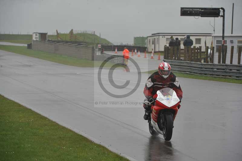 Motorcycle action photographs;anglesey circuit;anglesey trackday photographs;event digital images;eventdigitalimages;no limits trackday;oulton park circuit cheshire;peter wileman photography;trackday;trackday digital images;trackday photos;ty croes circuit wales