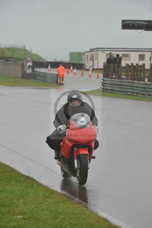 Motorcycle action photographs;anglesey circuit;anglesey trackday photographs;event digital images;eventdigitalimages;no limits trackday;oulton park circuit cheshire;peter wileman photography;trackday;trackday digital images;trackday photos;ty croes circuit wales